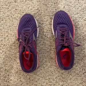 Mizuno road running shoes “wave inspire 12”!